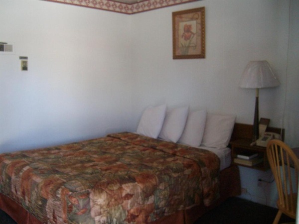 Western Motel Ranchester image 7